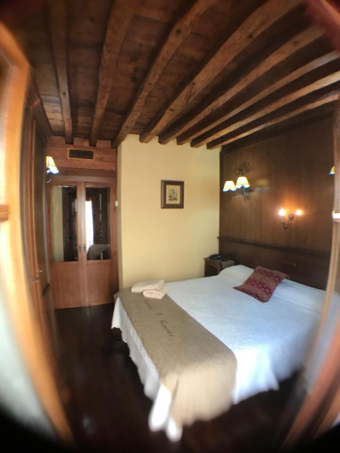 Hospederia Casa De Cisneros Hotel Toledo Bagian luar foto